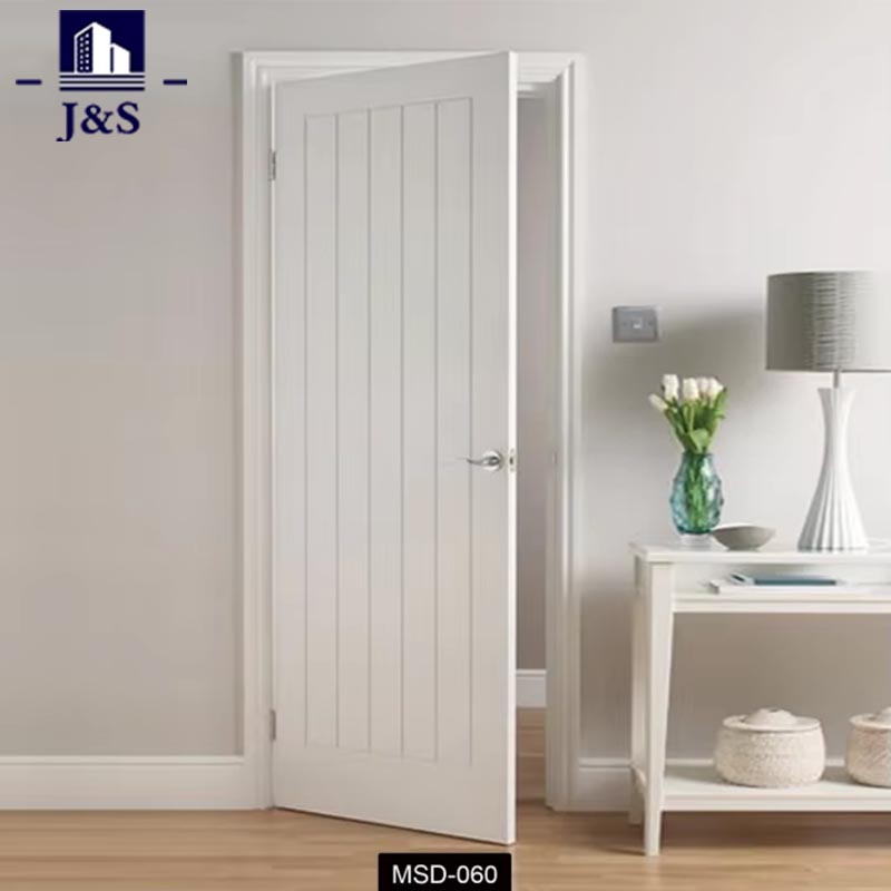 Moderne hvide indvendige døre